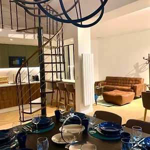 Charming Loft Style In Center Of Marais , Paris France