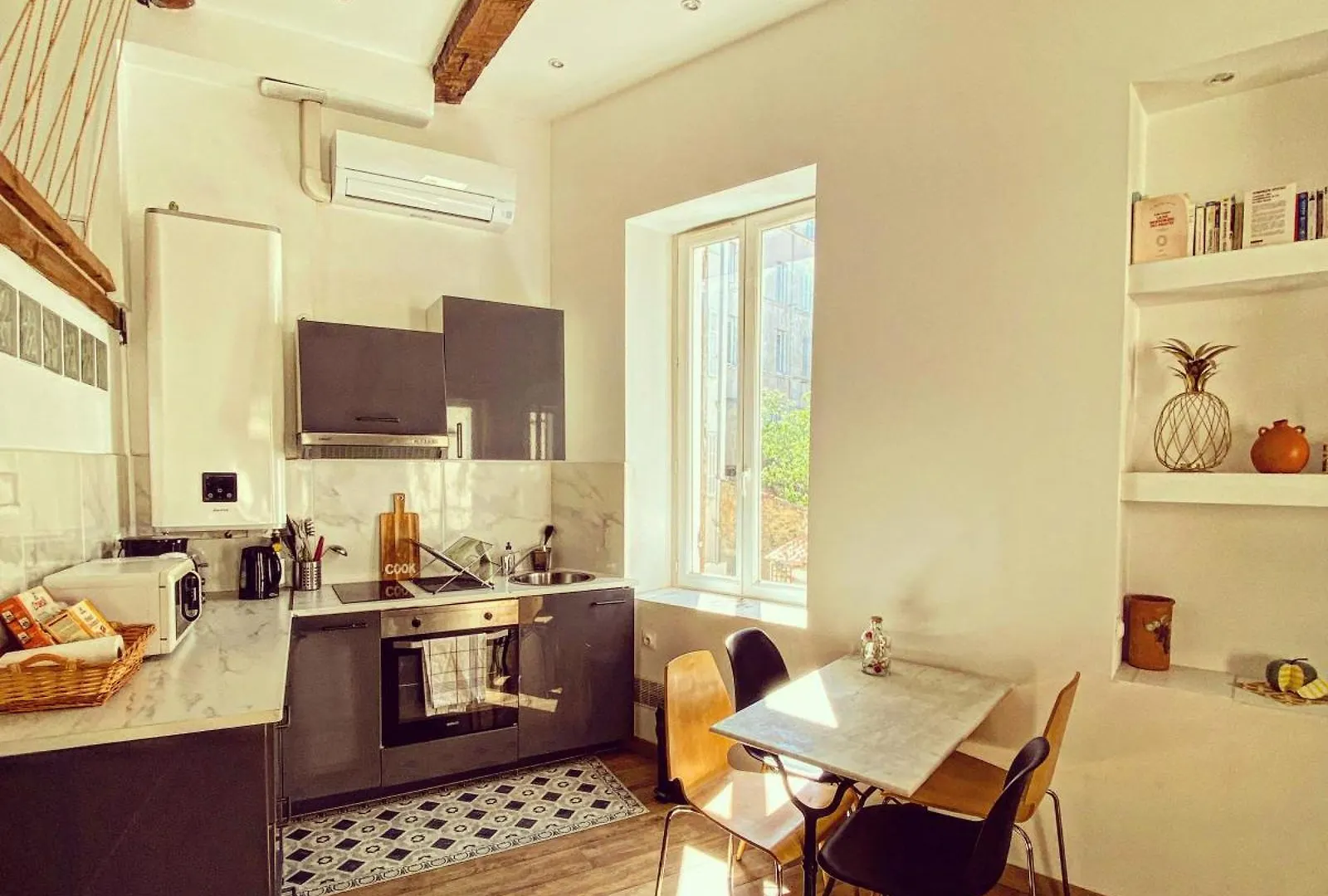 Vaste Et Charmant Loft Climatise Au Coeur De Marseille Apartment 0*,  France